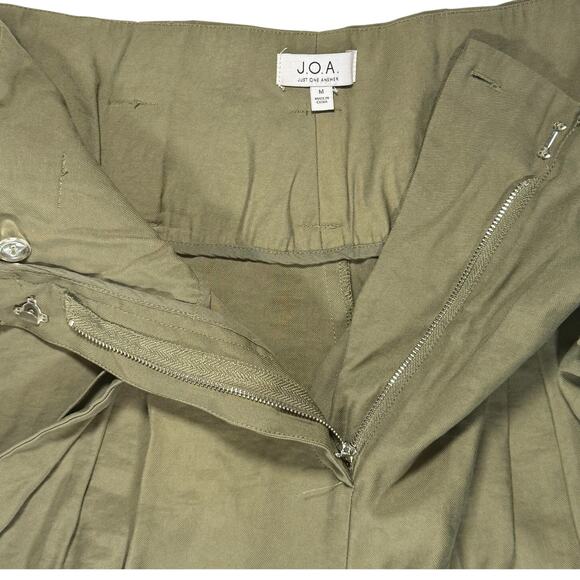 J.O.A. Venture Olive Green Paperbag Waist Belted Cropped Pants Women’s Medium - Picture 4 of 5